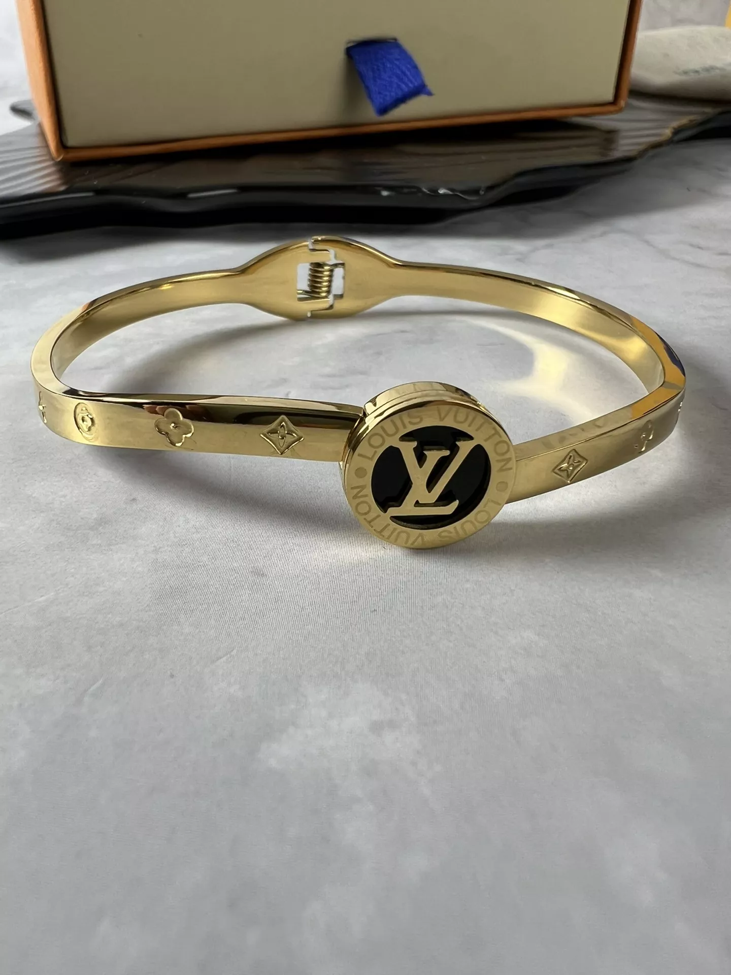 louis vuitton lv bracelets s_12b10731